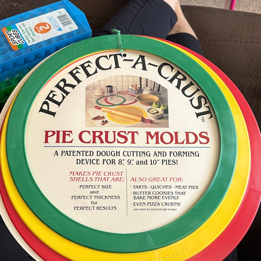 Pie Crust Molds - Red, Yellow, Green
